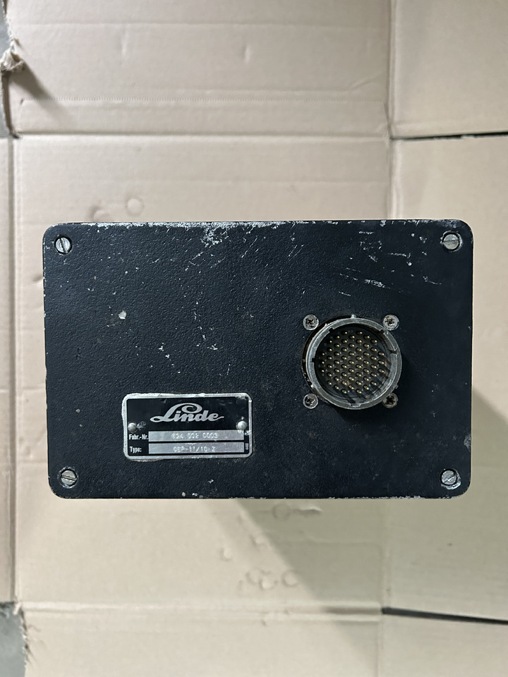 Linde CEP 10/11 Z - ECU - Buldózer: 2 kép. Linde CEP 10/11 Z - ECU - Buldózer: 2 kép.