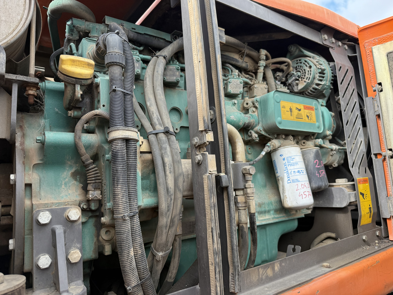 VOLVO D6D EJE2 - Motor - Kotrógép: 1 kép. VOLVO D6D EJE2 - Motor - Kotrógép: 1 kép.
