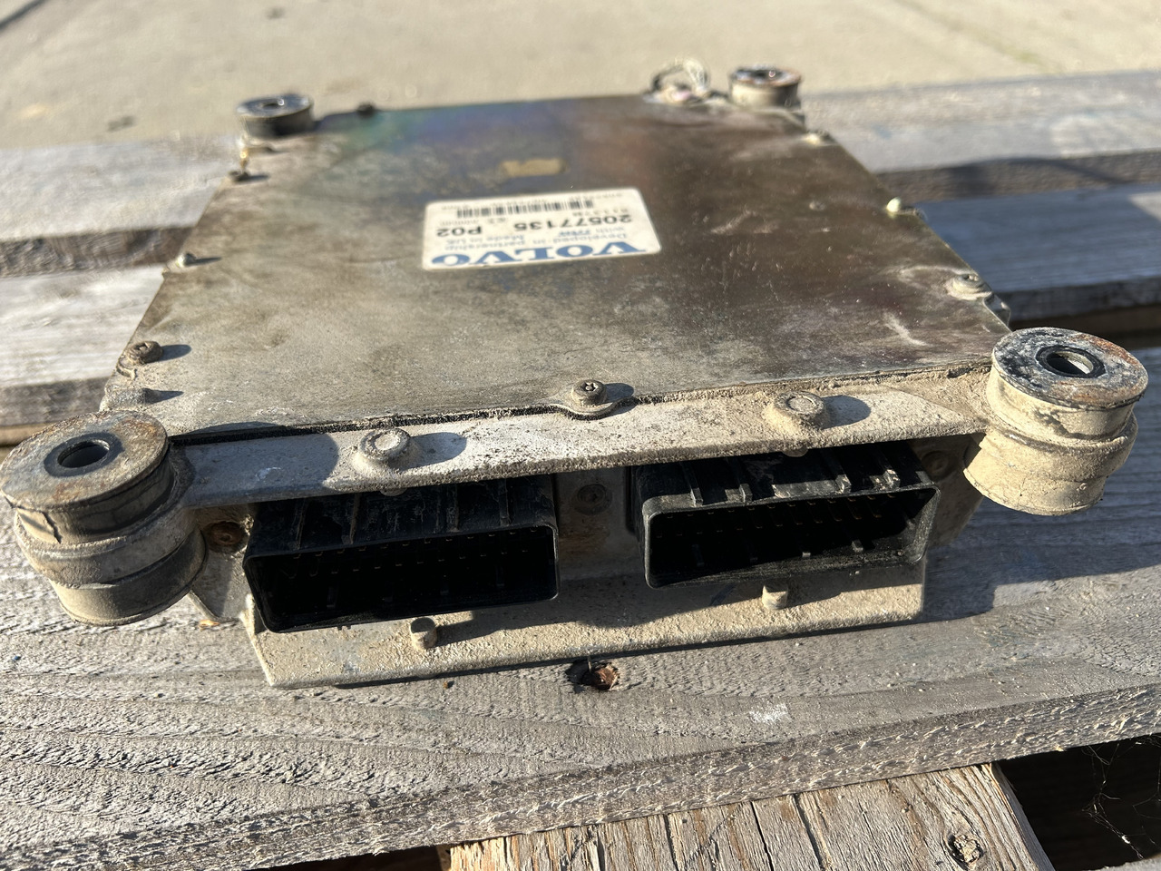Volvo EW160B - ECU - Gumikerekes kotró: 5 kép. Volvo EW160B - ECU - Gumikerekes kotró: 5 kép.