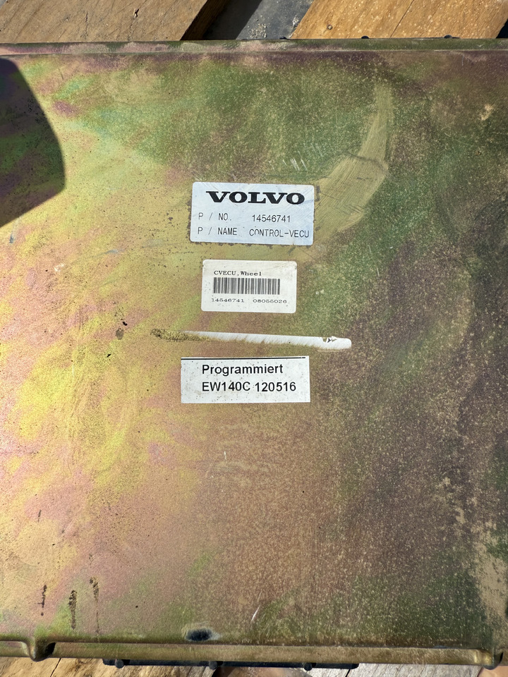 Volvo Monitor, wyświetlacz - ECU - Kotrógép: 3 kép. Volvo Monitor, wyświetlacz - ECU - Kotrógép: 3 kép.