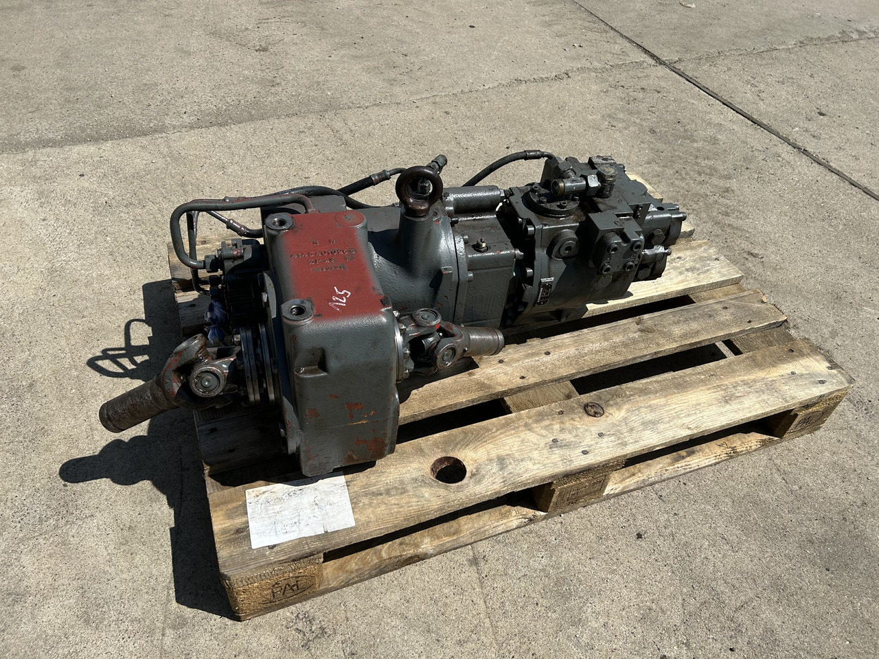 ZF 2HL 100, LIEBHERR 904B - Sebességváltó - Kotrógép: 1 kép. ZF 2HL 100, LIEBHERR 904B - Sebességváltó - Kotrógép: 1 kép.