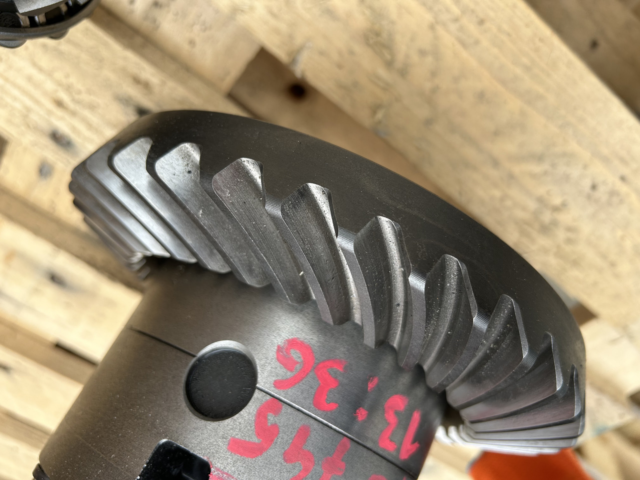 ZF CAT M312 - Differenciálmű - Kotrógép: 4 kép. ZF CAT M312 - Differenciálmű - Kotrógép: 4 kép.