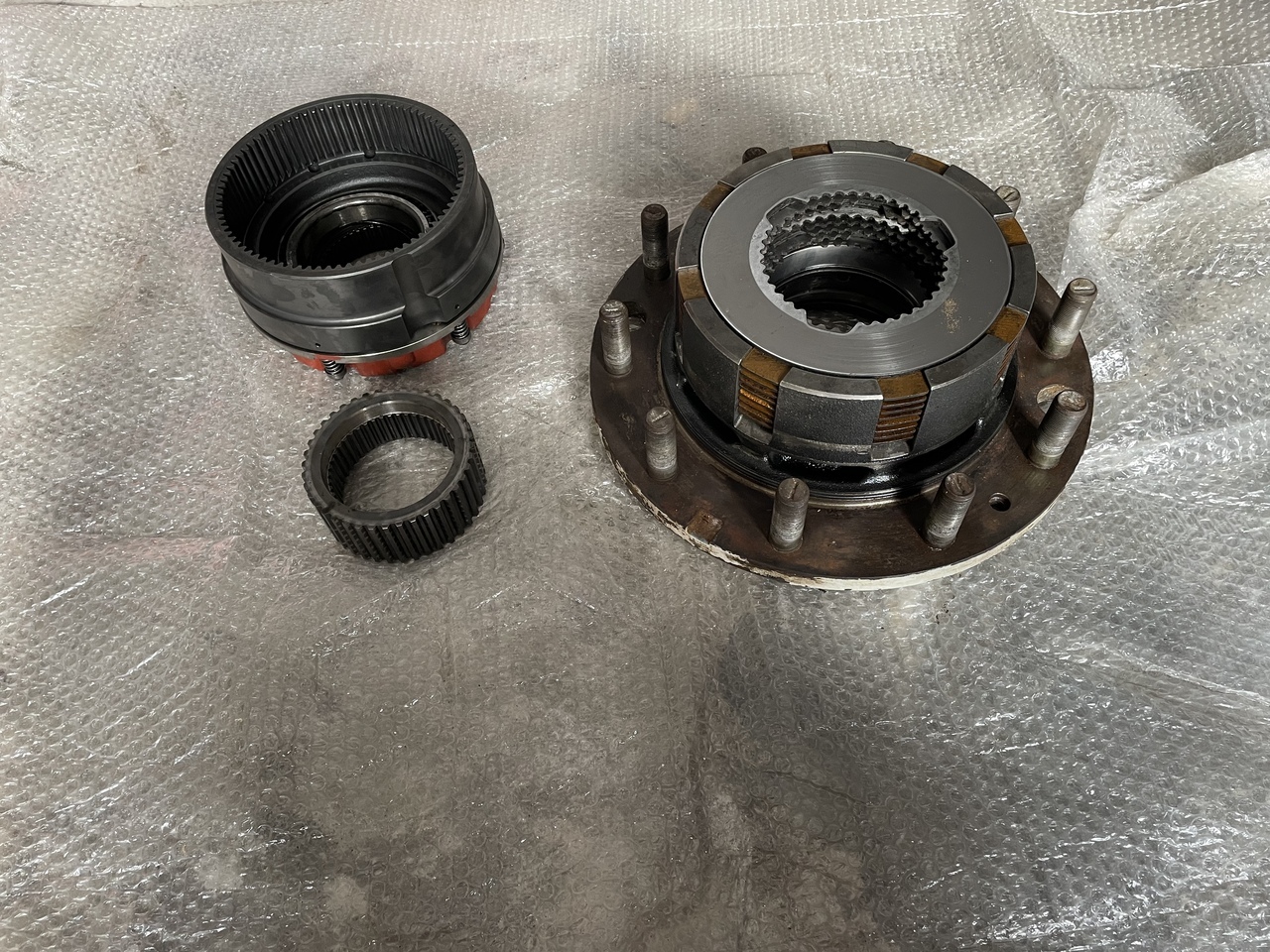 ZF MSE 3050 - Tengely és alkatrészek - Gumikerekes kotró: 1 kép. ZF MSE 3050 - Tengely és alkatrészek - Gumikerekes kotró: 1 kép.