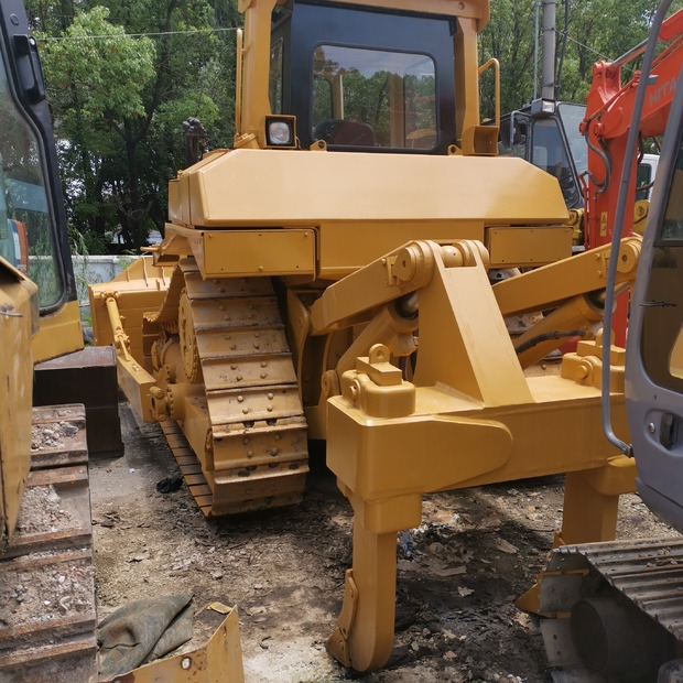 2016 Caterpillar D7H - Buldózer: 5 kép. 2016 Caterpillar D7H - Buldózer: 5 kép.