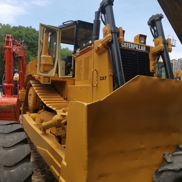 2016 Caterpillar D7H - Buldózer: 1 kép. 2016 Caterpillar D7H - Buldózer: 1 kép.