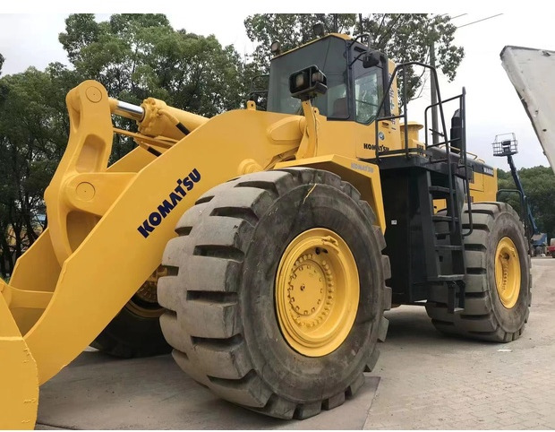 2019 Komatsu WA600 - Gumikerekes homlokrakodó: 4 kép. 2019 Komatsu WA600 - Gumikerekes homlokrakodó: 4 kép.