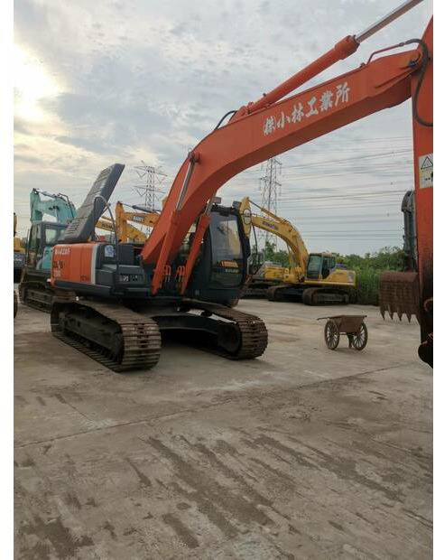 2020 Hitachi ZX200 - Lánctalpas kotró: 5 kép. 2020 Hitachi ZX200 - Lánctalpas kotró: 5 kép.