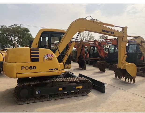 Minikotró 2020 Komatsu PC60: 7 kép.