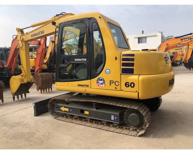 Minikotró 2020 Komatsu PC60: 8 kép.