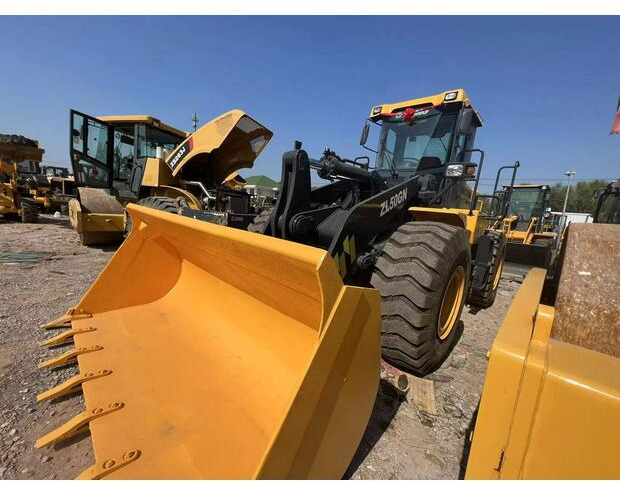 Gumikerekes homlokrakodó 2022 XCMG ZL50GN: 6 kép. Gumikerekes homlokrakodó 2022 XCMG ZL50GN: 6 kép.