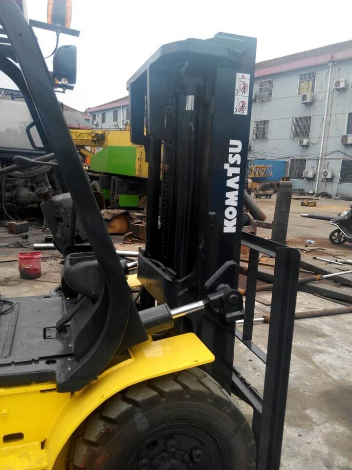 Komatsu FD50 - Villás targonca: 5 kép. Komatsu FD50 - Villás targonca: 5 kép.