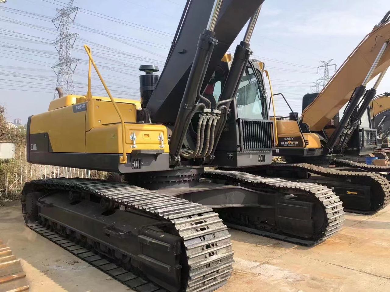 Volvo EC360DLC - Lánctalpas kotró: 4 kép. Volvo EC360DLC - Lánctalpas kotró: 4 kép.