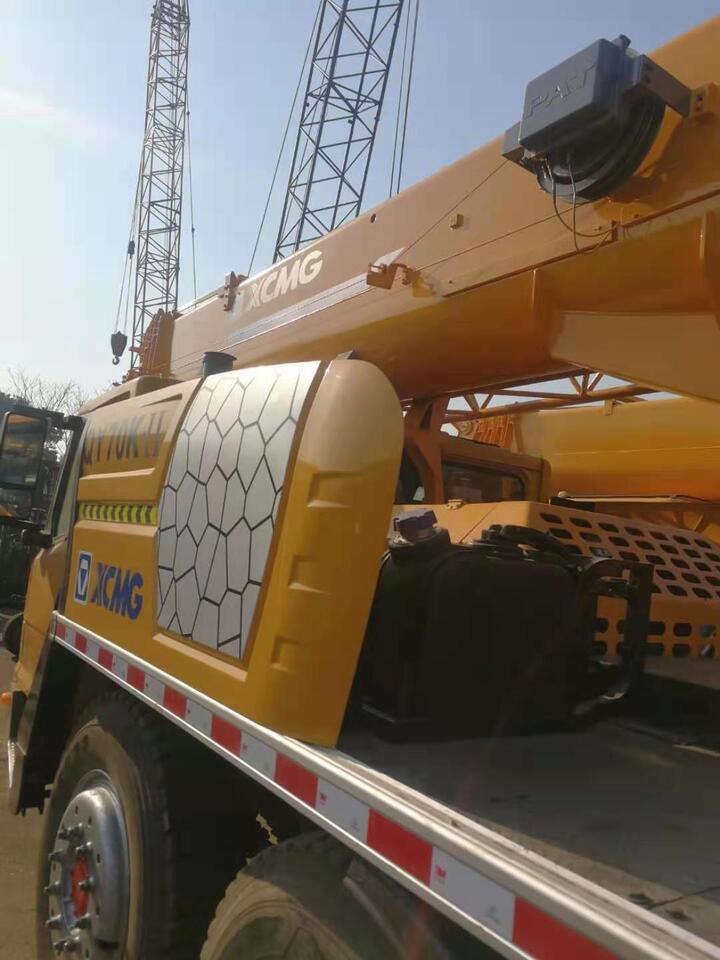 XCMG QY70K - Autódaru: 4 kép. XCMG QY70K - Autódaru: 4 kép.
