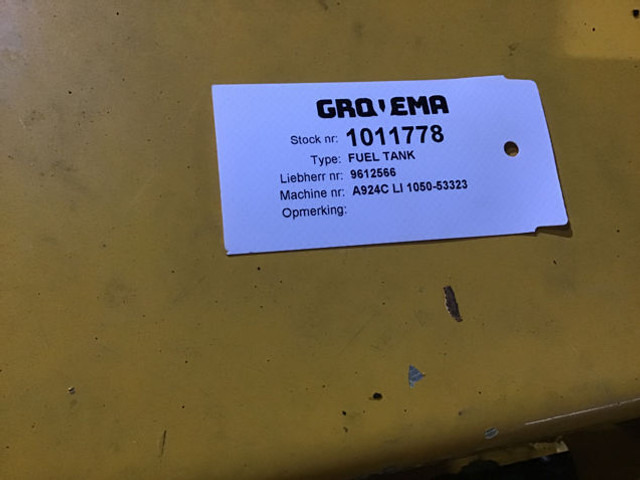 Alkatrész Liebherr Fuel Tank: 7 kép.