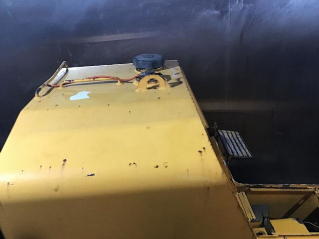 Alkatrész Liebherr Fuel Tank: 12 kép.