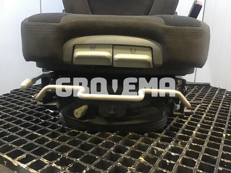 Grammer R926 K-LC / R946 LC / R946 LC-V / R946 NLC - Ülés: 2 kép. Grammer R926 K-LC / R946 LC / R946 LC-V / R946 NLC - Ülés: 2 kép.