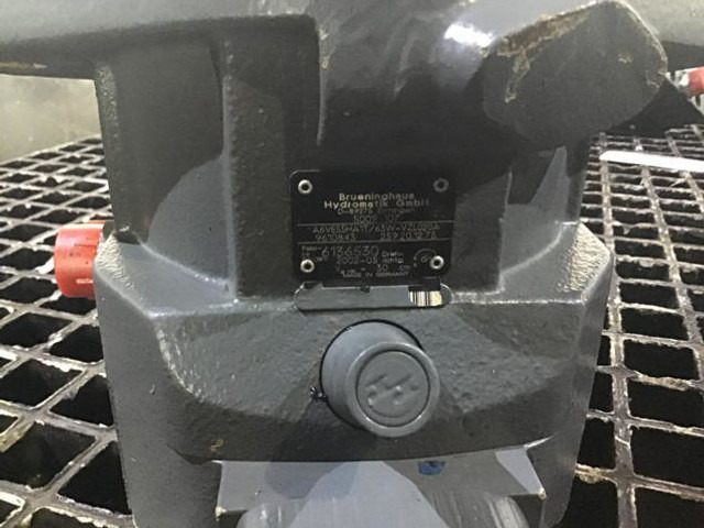 Hidraulikus motor Liebherr A6VE55: 18 kép.