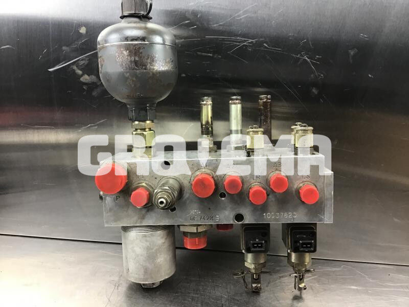 Liebherr A904C Li / R313 Li / R317 Li / R904 / R904C - Hidraulika: 2 kép. Liebherr A904C Li / R313 Li / R317 Li / R904 / R904C - Hidraulika: 2 kép.