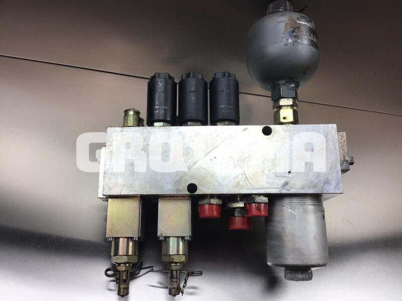 Liebherr A904C Li / R313 Li / R317 Li / R904 / R904C - Hidraulika: 3 kép. Liebherr A904C Li / R313 Li / R317 Li / R904 / R904C - Hidraulika: 3 kép.