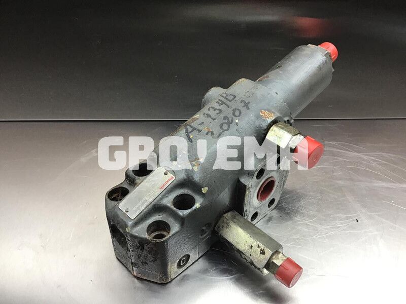 Liebherr A934B Li / A944B Li / R934B / R942 - Hidraulika: 2 kép. Liebherr A934B Li / A944B Li / R934B / R942 - Hidraulika: 2 kép.
