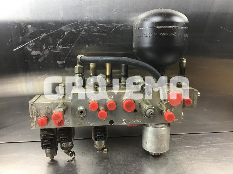 Liebherr A944C Li / A934C Li / R944C Li / R954C / A954C Li / R934C - Hidraulika: 2 kép. Liebherr A944C Li / A934C Li / R944C Li / R954C / A954C Li / R934C - Hidraulika: 2 kép.