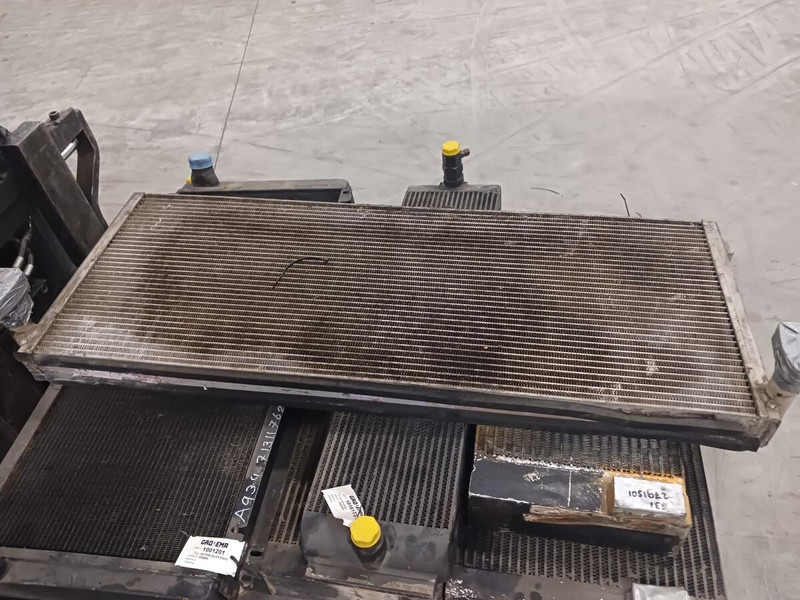 Liebherr A944C Li / R944C Li - Olajhűtő: 1 kép. Liebherr A944C Li / R944C Li - Olajhűtő: 1 kép.