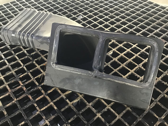 Liebherr Air Duct - Klíma alkatrész: 1 kép. Liebherr Air Duct - Klíma alkatrész: 1 kép.