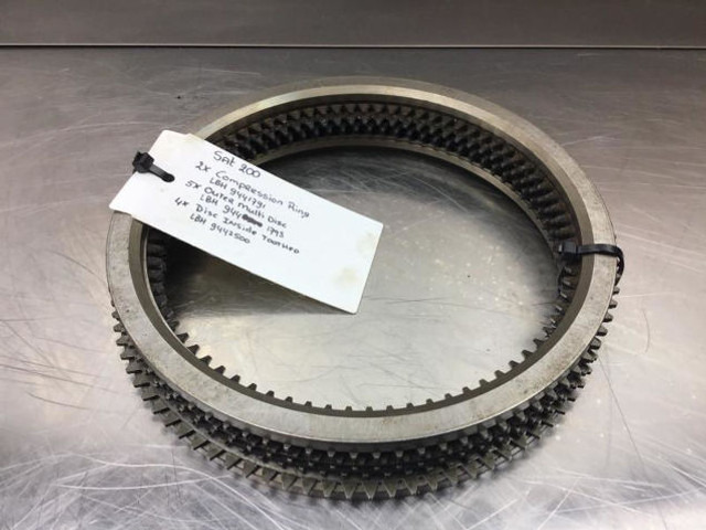 Liebherr Brake Disc Set - Féktárcsa: 5 kép. Liebherr Brake Disc Set - Féktárcsa: 5 kép.
