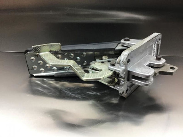 Liebherr Brake Pedal - Pedál: 4 kép. Liebherr Brake Pedal - Pedál: 4 kép.