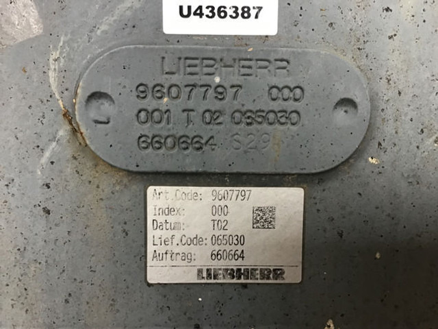 Liebherr Bucket - Kanál: 3 kép. Liebherr Bucket - Kanál: 3 kép.