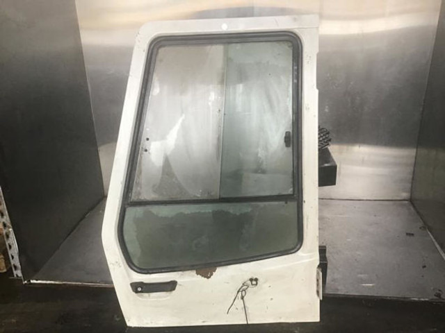 Liebherr Cabin Door - Ajtó és alkatrészek: 2 kép. Liebherr Cabin Door - Ajtó és alkatrészek: 2 kép.