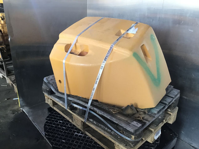 Liebherr Counterweight Left - Ellensúly - Építőipari gépek: 1 kép. Liebherr Counterweight Left - Ellensúly - Építőipari gépek: 1 kép.