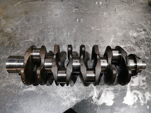 Liebherr Crankshaft D934S - Főtengely: 1 kép. Liebherr Crankshaft D934S - Főtengely: 1 kép.