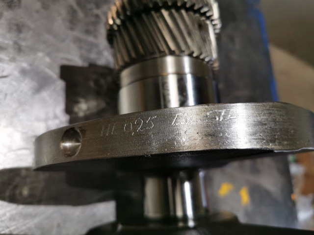 Liebherr Crankshaft Rebuild D926 - Főtengely: 1 kép. Liebherr Crankshaft Rebuild D926 - Főtengely: 1 kép.