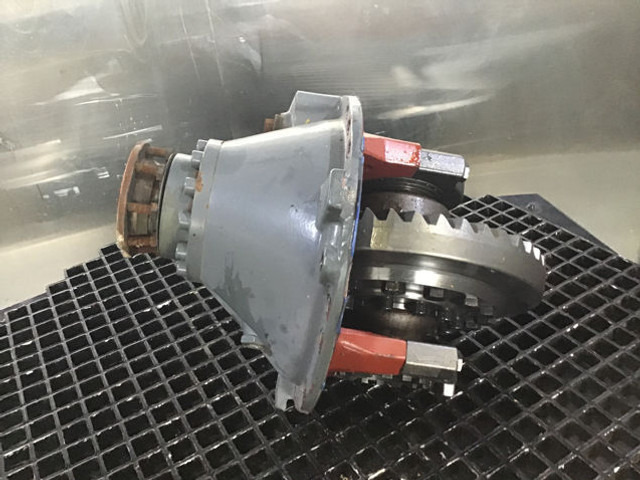 Liebherr Differential - Differenciálmű: 3 kép. Liebherr Differential - Differenciálmű: 3 kép.