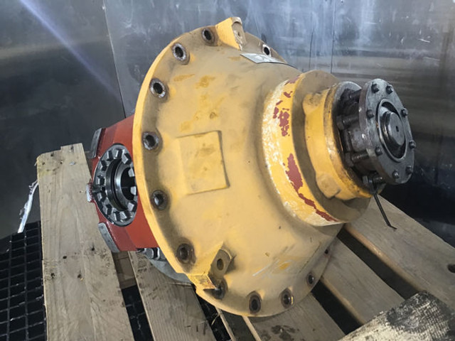 Liebherr Differential - Differenciálmű: 3 kép. Liebherr Differential - Differenciálmű: 3 kép.