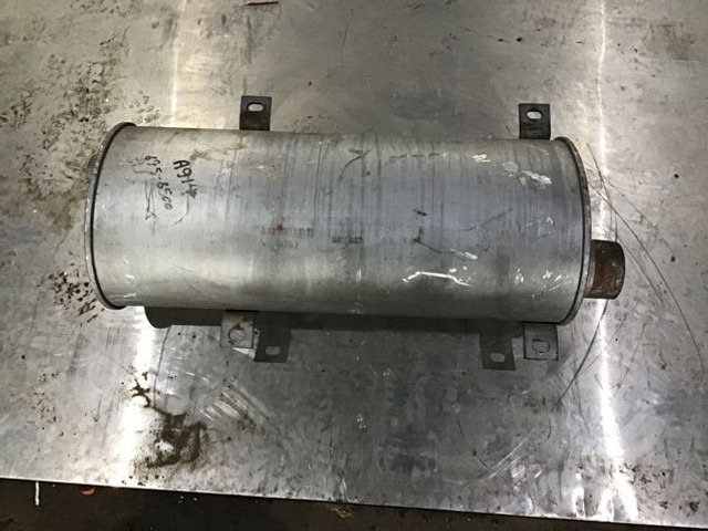 Liebherr Exhaust Silencer - Hangtompító: 1 kép. Liebherr Exhaust Silencer - Hangtompító: 1 kép.