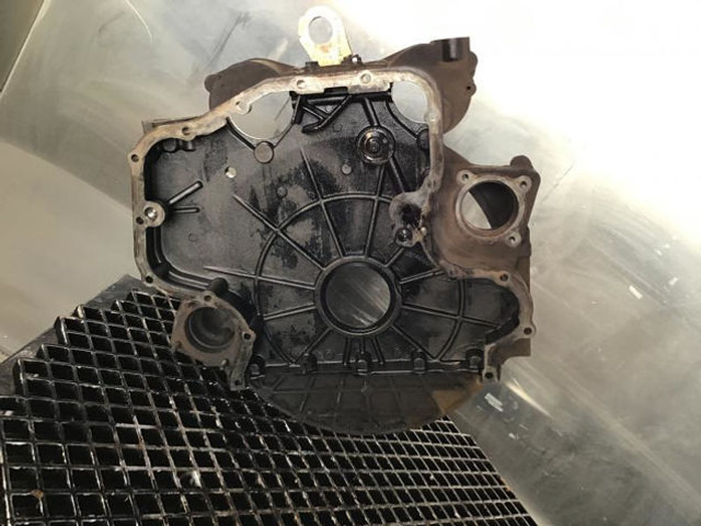 Lendkerék Liebherr Flywheel Housing: 8 kép.