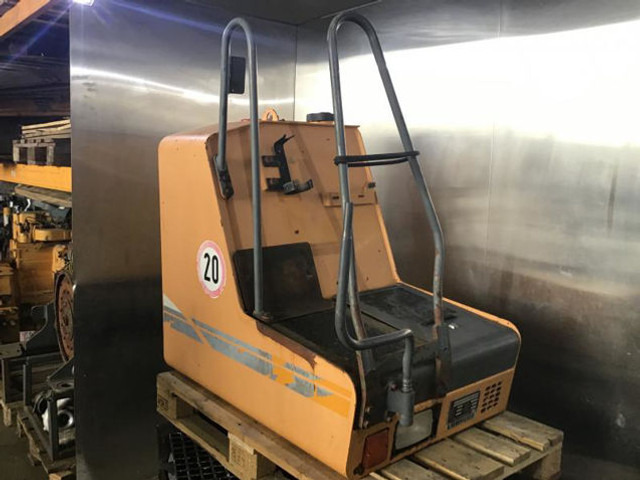 Üzemanyag tartály Liebherr Fuel Tank: 6 kép.