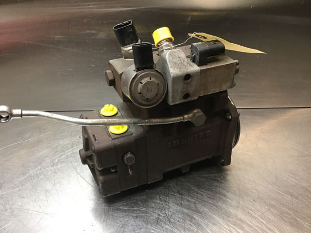 Liebherr High Pressure Pump - Motor: 3 kép. Liebherr High Pressure Pump - Motor: 3 kép.