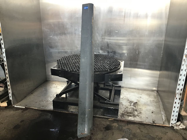 Liebherr - Motorháztető: 1 kép. Liebherr - Motorháztető: 1 kép.