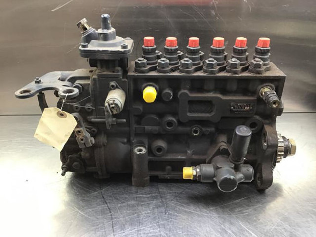 Liebherr Injection Pump - Üzemanyag szivattyú: 1 kép. Liebherr Injection Pump - Üzemanyag szivattyú: 1 kép.