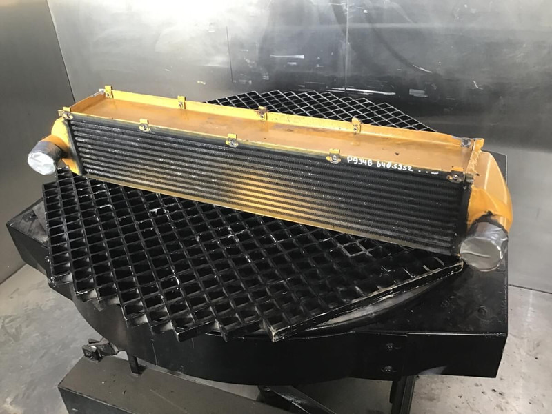 Liebherr Intercooler - Köztes hűtő: 1 kép. Liebherr Intercooler - Köztes hűtő: 1 kép.