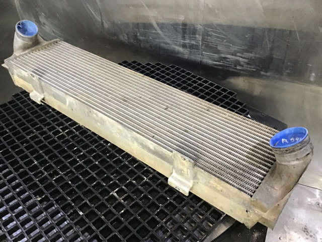 Liebherr Intercooler - Köztes hűtő: 1 kép. Liebherr Intercooler - Köztes hűtő: 1 kép.