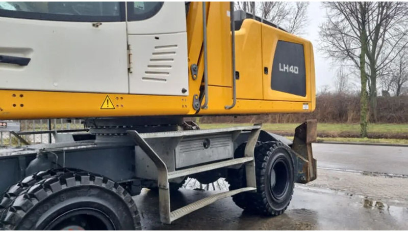 Liebherr LH40 M - Hulladék kotró: 5 kép. Liebherr LH40 M - Hulladék kotró: 5 kép.