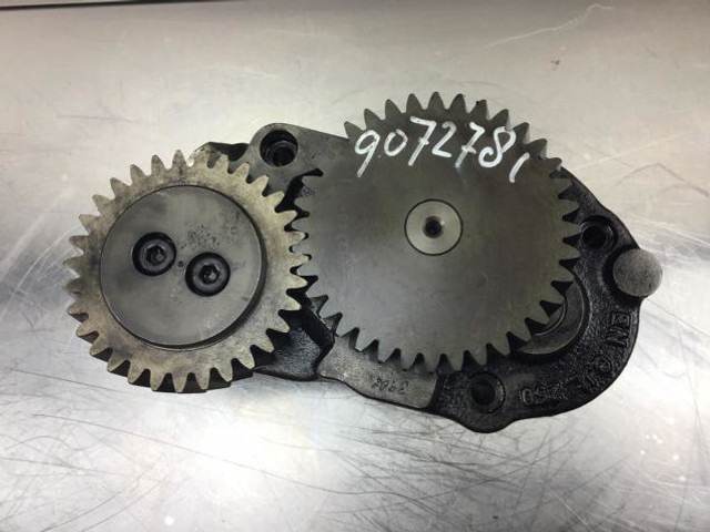 Olajszivattyú Liebherr Oil Pump: 8 kép. Olajszivattyú Liebherr Oil Pump: 8 kép.