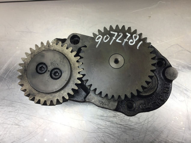Liebherr Oil Pump - Olajszivattyú: 4 kép. Liebherr Oil Pump - Olajszivattyú: 4 kép.