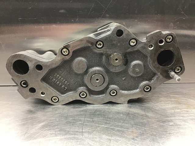 Liebherr Oil Pump - Olajszivattyú: 4 kép. Liebherr Oil Pump - Olajszivattyú: 4 kép.