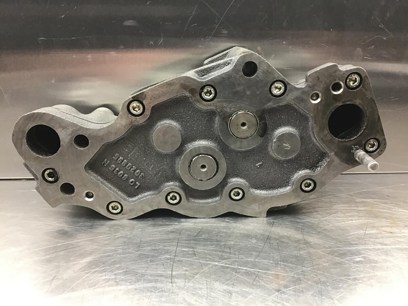 Liebherr Oil Pump - Olajszivattyú: 3 kép. Liebherr Oil Pump - Olajszivattyú: 3 kép.