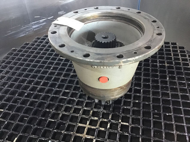Liebherr Output Shaft Housing - Szabadonfutó agy: 3 kép. Liebherr Output Shaft Housing - Szabadonfutó agy: 3 kép.